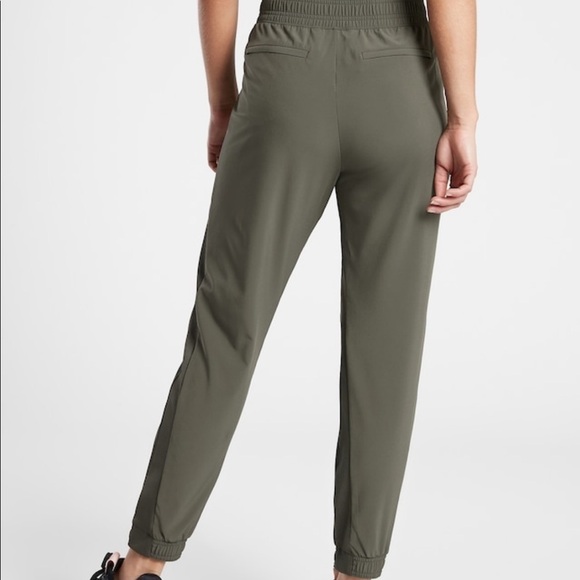 Athleta Textured‎ Brooklyn Jogger in Mountain Olive Size 10 - Picture 2 of 9